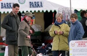 Cuando el perro de la princesa Ana la llevó a la perrera: Royal fue citada a la corte en 2002 después de que Dotty, el bull terrier inglés, mordiera a dos niños… y luego atacara salvajemente al corgi de la reina.