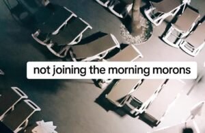 ¡La guerra de las tumbonas alcanza nuevas cotas! Un astuto turista británico deja caer su toalla de playa desde un balcón del tercer piso