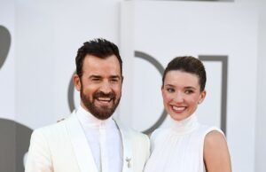 El ex de Jennifer Aniston, Justin Theroux, de 53 años, y su nueva novia joven Nicole Brydon Bloom, de 30, desatan rumores de compromiso con un ENORME anillo nuevo