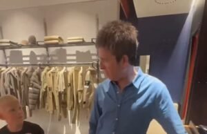 Noel Gallagher revela la ‘verdadera razón’ por la que se peleó con Liam en una divertida ‘primera entrevista’ sobre la reunión de Oasis mientras habla con los fans en la tienda