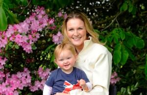 Claire Lomas, una recaudadora de fondos con traje “biónico”, muere a los 44 años: la madre paralizada de dos hijos que recaudó £1 millón para caridad muere en un “accidente” en Oriente Medio