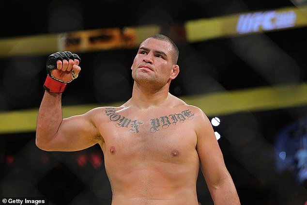96524141-14532631-Former_UFC_champion_Cain_Velasquez_will_be_sentenced_for_a_2022_-a-30_1742852622546.jpg