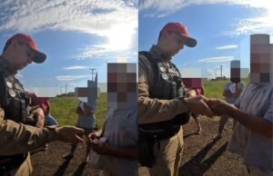 Un oficial de policía fue arrestado por un soborno con un oficial de policía con $ 70 para evitar la evaluación en Parana.