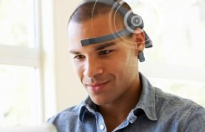 El aparato lee las señales cerebrales y permite que la mente controle los objetos con la mente; Mira como funciona