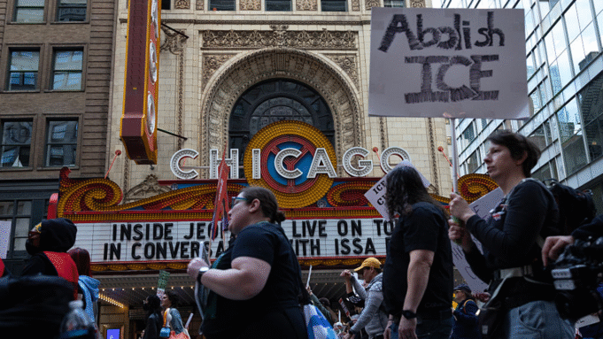 ice-protests-chicago-theater-getty.png