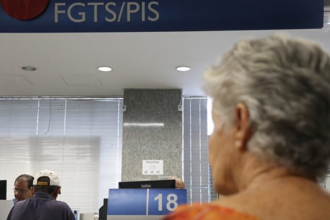 saque-do-pis-foto-jose-cruz-agencia-brasil.jpg