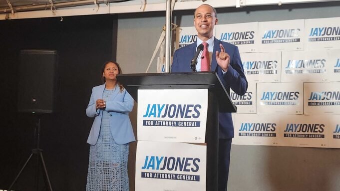 086de12a-jay-jones-and-wife-mavis-jones.jpg