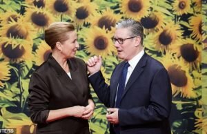 Keir Starmer lucha por demostrar que se toma en serio la abordar la inmigración cuando llega a Dinamarca, donde el gobierno de izquierda ha creado ‘entorno hostil’