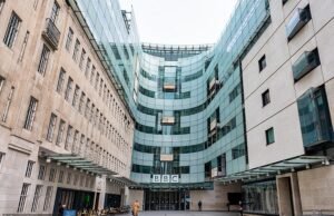 Los jefes de la BBC quieren usar el presupuesto de defensa para pagar el servicio mundial porque ‘cuenta hacia la seguridad de Gran Bretaña’, como los recortes a la radio