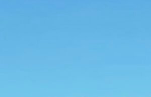 Momento asombroso parapente para los migrantes a Europa: la llegada ilegal vuela al enclave español y escapa a la policía aturdida