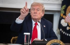 Trump cierra a una reportera de CNN con un derribo brutal mientras ella hace una pregunta