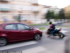 Qué hacer si USTED es el objetivo de la nueva generación de dinero en efectivo para delincuentes de ciclomotores, mientras Louise revela lo que sucedió cuando un ciclomotor conducido ilegalmente chocó contra su Volvo: SUE REID