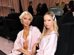 Las bebés británicas nepo Lila Moss e Iris Law brillan con lencería sexy mientras comparten fotografías detrás de escena en el desfile de modas de Victoria Secret 2025.