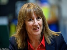 Los nuevos impuestos a los ricos serán “parte de la historia” del presupuesto, dice Reeves mientras culpa al Brexit, a Farage y a los conservadores… a cualquiera menos a ella misma