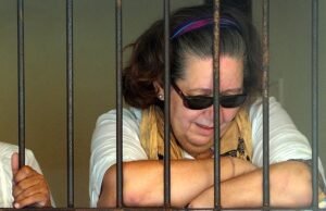 A la abuela británica que está siendo devuelta al Reino Unido después de pasar 12 años en el corredor de la muerte en Indonesia se le concedió la repatriación después de que los médicos declararan que estaba “gravemente enferma”.