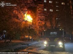 Zelensky expresa su frustración después de que Trump retirara el acuerdo Tomahawk y dice que la UE y EE. UU. deben ejercer más presión sobre Putin después de que misiles rusos mataran a seis personas, incluidos dos niños, durante la noche.