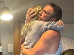 Los amigos de Kristen Bell se vuelven contra ella con revelaciones salvajes: los conocedores revelan susurros venenosos a sus espaldas… mientras ella entra en modo diva total.