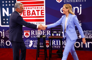 El cierre del gobierno Sparks culpa el juego en la carrera de gobernador de Nueva Jersey