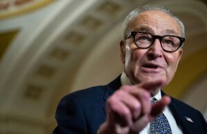 Schumer excava como cierre llega a la segunda semana, exige un acuerdo sobre los créditos de Obamacare