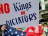 Activistas antiisraelíes participan en las manifestaciones ‘No Kings’ del sábado en todo el país