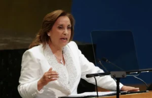 Legisladores peruanos nuevos esfuerzos para destituir del cargo al desagradable presidente popular