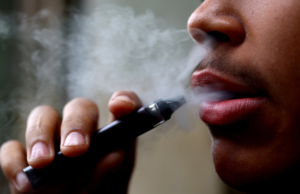 Quien asume que al menos 15 millones de adolescentes usan cigarrillos electrónicos en todo el mundo