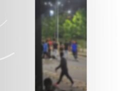 El joven vencido por el grupo y espera la cirugía de reconstrucción de la mandíbula en las carreras dos veces en SC