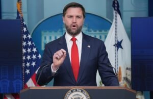 Vance acusa a Schumer de cerrar el gobierno por el miedo primario de AOC