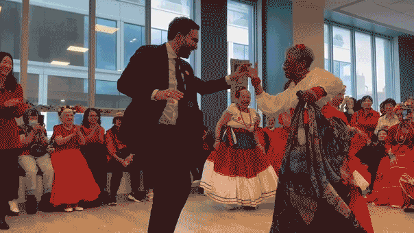 mamdani-dancing.gif