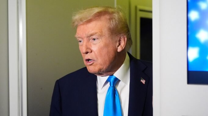 trump-on-air-force-one.jpg