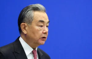 Wang Yi de China condena la “diplomacia del micrófono” de Alemania