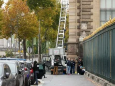 Francia acusa al cuarto presunto miembro de la banda de atracos del Louvre