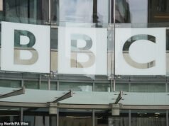 La BBC acusada de violaciones “impactantes” de imparcialidad por parte de un denunciante de alto rango, después de que Panorama “modificara” el discurso de Donald Trump y la “censura” del debate trans