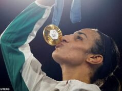 La boxeadora olímpica Imane Khelif rompe el silencio para anunciar su plan de regresar a los Juegos y defender el título, y dice que tiene “sorpresas” que la ayudarán a regresar a pesar de las pruebas de sexo y la amenaza de prohibición.