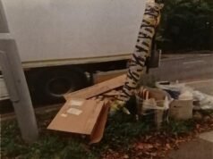 Los vecinos son multados con £600 CADA UNO por un consejo “exagerado” después de que los oficiales insistan en que su reciclaje es un desperdicio… a pesar de que se recoge en el mismo lugar durante años.