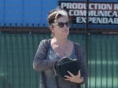 Ella era una marine espacial dura como una roca que estaba lista para enfrentarse a un depredador Apex, ahora está haciendo recados en Los Ángeles… ¿puedes adivinar quién?