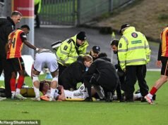 El futbolista del Queen’s Park se disloca la rodilla en el campo y tiene una agonizante espera de 10 horas antes de que llegue la ambulancia… a la 1 de la madrugada.