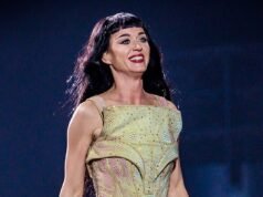 Katy Perry brilla con trajes sexys en el escenario en Italia mientras se revela después de las descabelladas afirmaciones de su ex Diplo de que salió tanto con la cantante como con su nuevo novio Justin Trudeau.