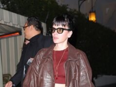 Lily Allen, vestida con un top corto, disfruta de otra noche de fiesta después de enviarle mensajes secretos a su ex David Harbour con ESE divertido disfraz de Halloween.