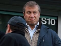 Revelado: Roman Abramovich quiere enviar £1,540 millones de la venta de Chelsea a sus propias empresas, lo que genera temores de que menos de la MITAD del fondo de £2,350 millones termine en manos de las víctimas de la guerra en Ucrania