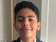 La familia del niño asesinado por un tren camino a la escuela está furiosa después de que lo culparan por distraerse con su iPhone