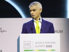 Las millas aéreas de Khan de Sadiq: cómo el alcalde laborista de Londres ha volado casi 45.000 kilómetros alrededor del mundo en sólo un año, mientras predicaba sobre el cambio climático