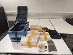 Se incautan lingotes de oro y joyas en un transporte “récord” de £ 2 millones en el aeropuerto de Manchester, mientras dos hombres son arrestados