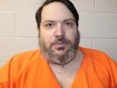 Violador estadounidense que fingió su propia muerte para evitar cargos ataca a sus víctimas en un arrebato enfermizo en la sala del tribunal