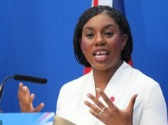 Kemi Badenoch: “Es mejor recibir asistencia social que trabajar bajo el régimen laborista”