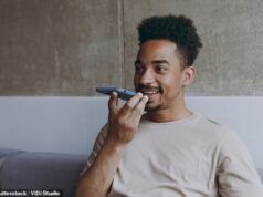 Los británicos de la Generación Z envían notas de voz de más de 12 MINUTOS de duración, pero sus amigos ni siquiera las escuchan