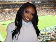 Simone Biles detalla toda la cirugía plástica que se realizó después de su cirugía de senos este verano