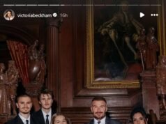 El momento de moda de Harper Beckham continúa mientras enarbola la bandera para mamá luciendo un diseño hecho a medida de Victoria Beckham para celebrar el título de caballero de Sir David.
