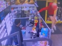 Un comerciante revela que su tienda ha sido asaltada 100 veces en un año, pero nunca han atrapado a NADIE