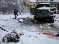 Tres inviernos después de la salvaje guerra de Putin, su maltrecho ejército se está devorando a sí mismo. Reclutas mal entrenados que disparan a compañeros reclutas, oficiales que ejecutan a hombres que desobedecen órdenes y tropas obligadas a luchar entre sí hasta la muerte: DAVID PATRIKARAKOS